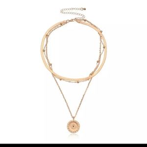 Elegant necklaces set of 3